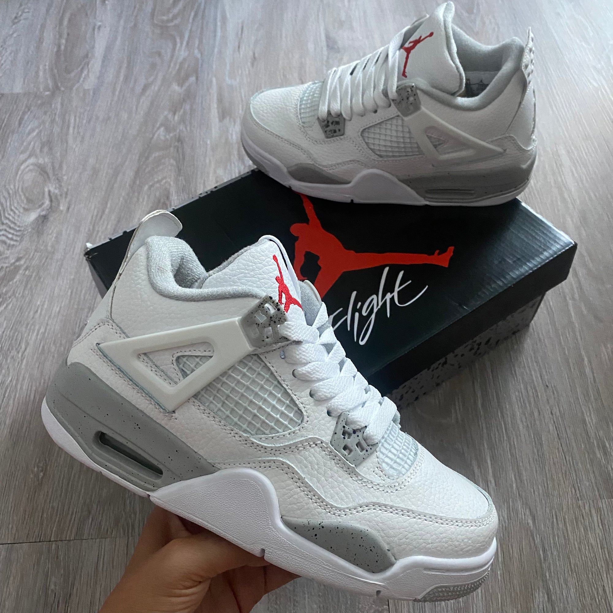 Sneakers - Jordan Retro 4 Gray