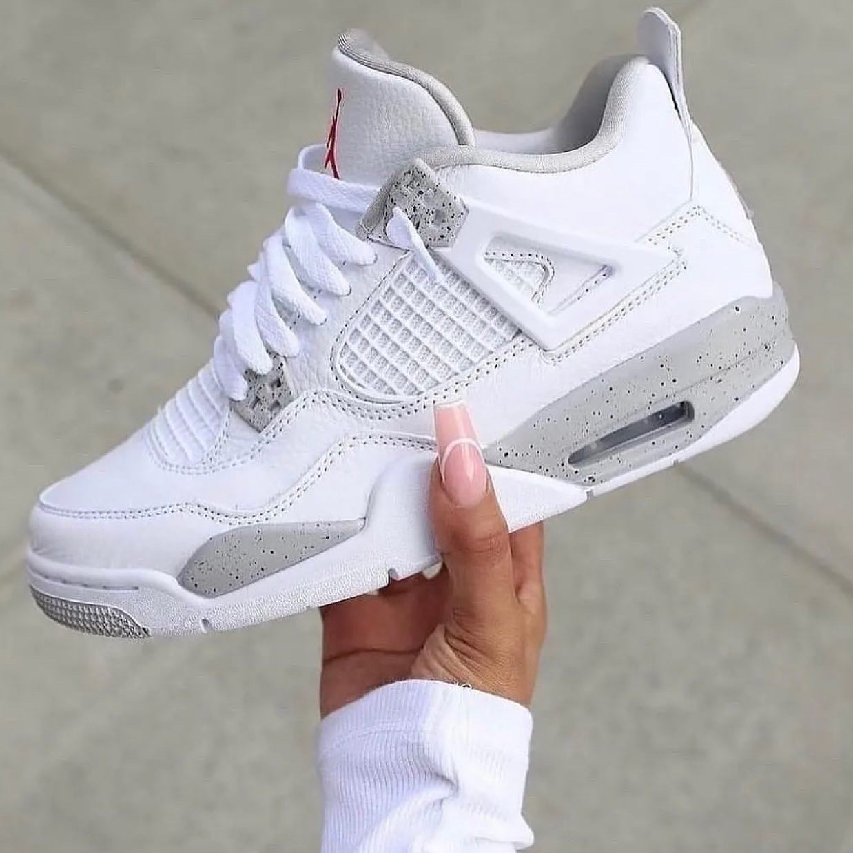 Sneakers - Jordan Retro 4 Gray