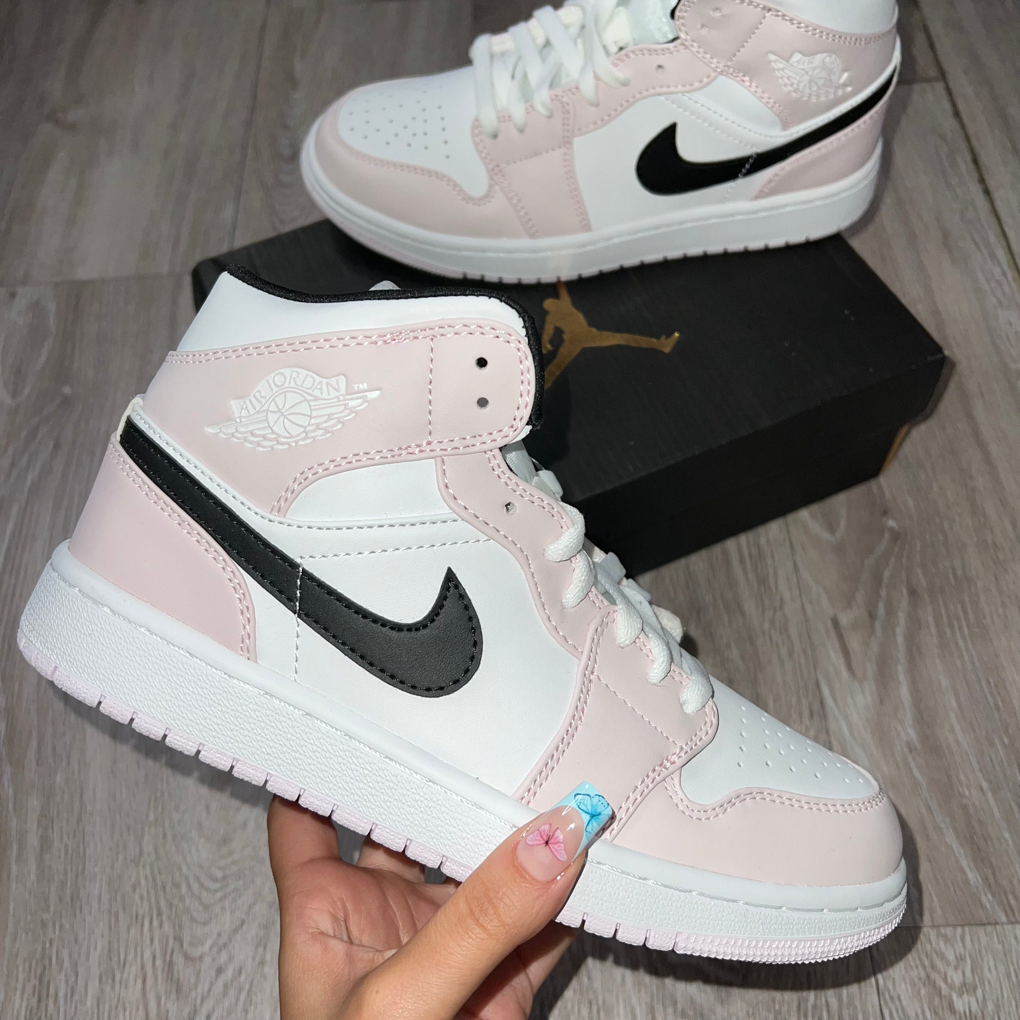 Sneakers - Air Jordan Light Rose