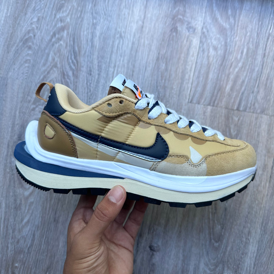 Nike vaportaffle sacai tan navy