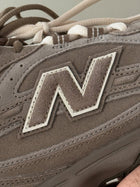 New Balance 204L