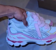 1 pair of Moumoute Pink laces