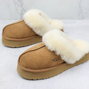 UGG low beige