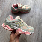 Lila’s sneakers 9060 New Balance