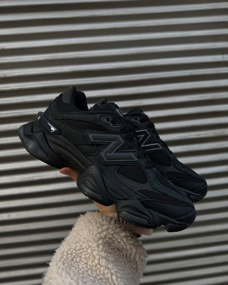 9060 New Balance "Black cat"