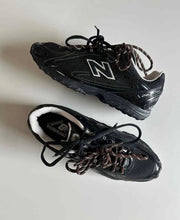 New Balance 2002R – patent black