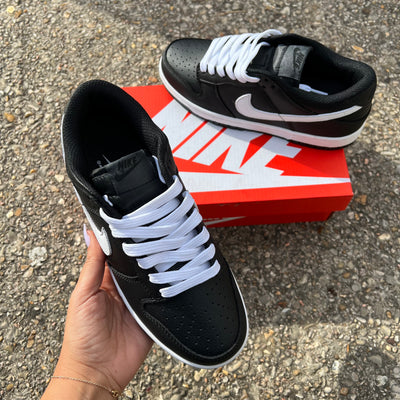 Dunk Low Black & White