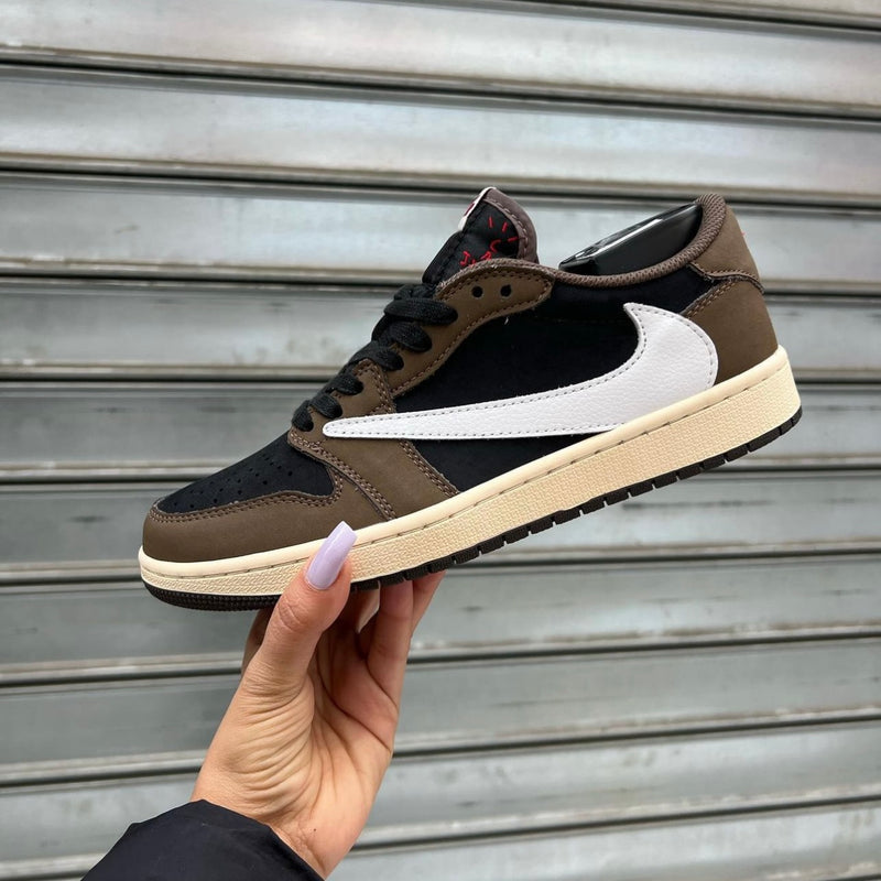 Dunk Travis 23
