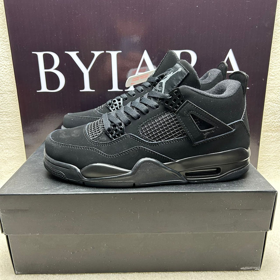 Sneakers - Jordan Retro 4 All Black